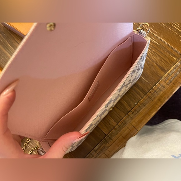 Félicie Pochette - Picture 8 of 11